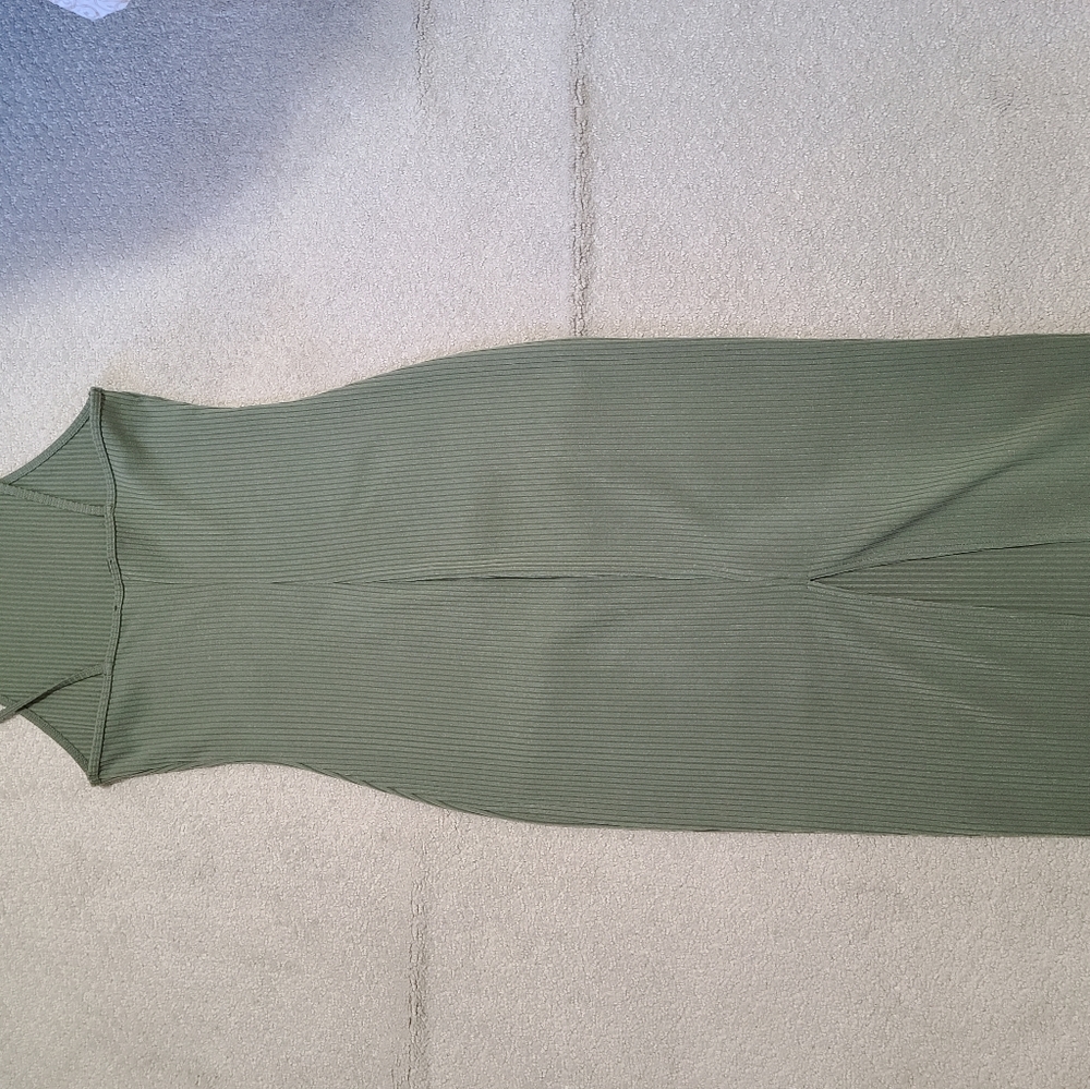 Clothes - Picture 14 of 15